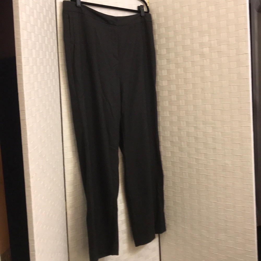 16W Sejour dress pants. Black and grey weave